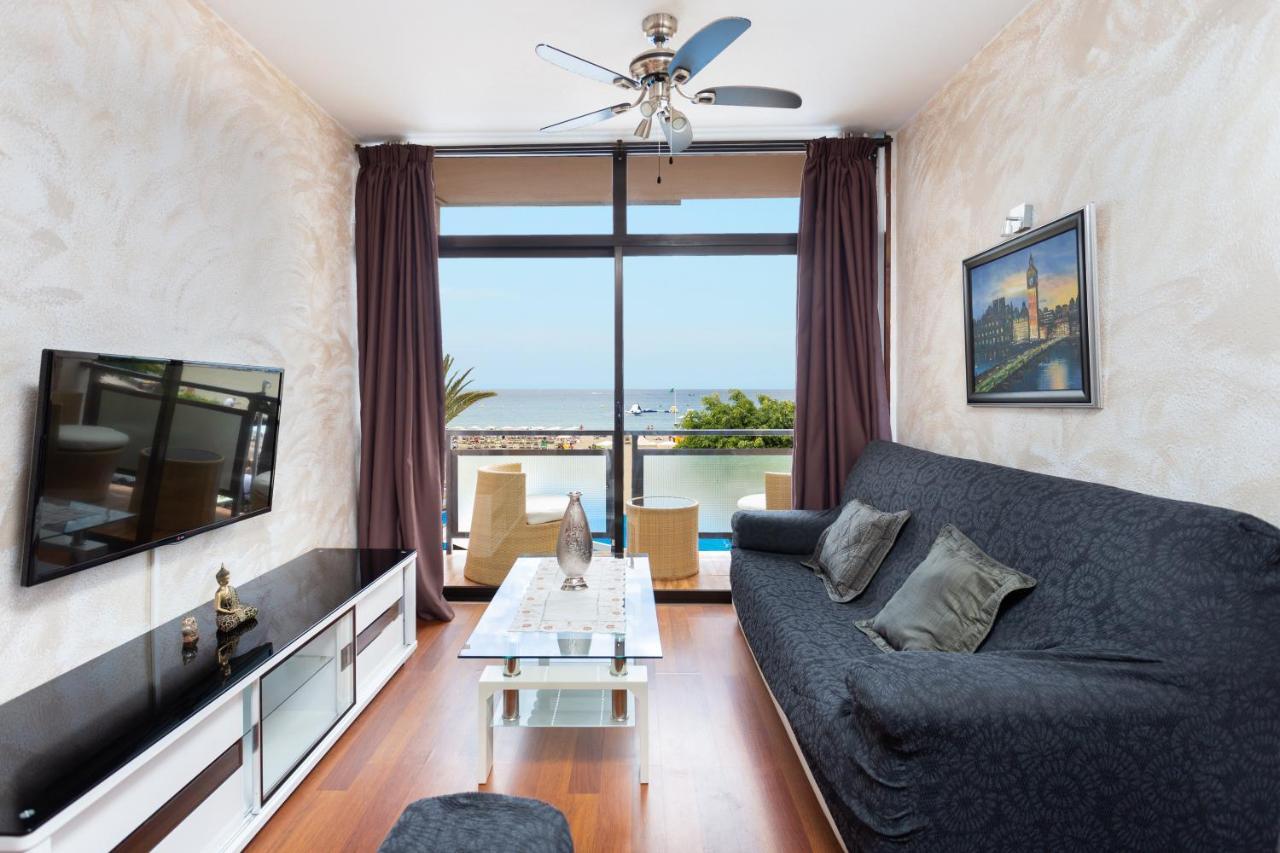 Apartamento En Primera Linea De Playa Con Aire Acondicionado أرونا المظهر الخارجي الصورة